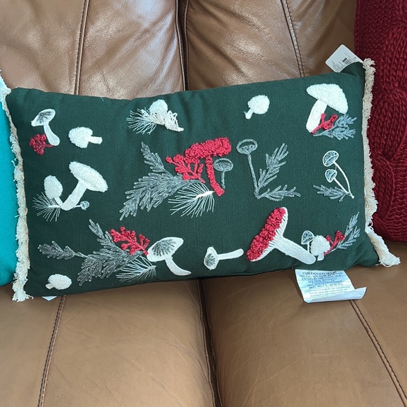 Place & Time Wonderland pillow collections, 3 pieces set total price is $140 - Picture 3 of 13